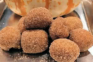 Vegan Cinnamon Sugar Pumpkin Cake Donut Holes
